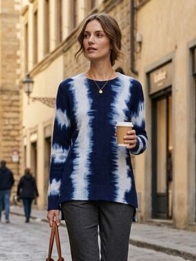 Saks Fifth Avenue Women's Quiet Luxury Blue Abstract Cashmere Sweater Size XS